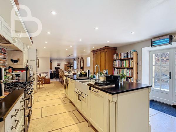 Puy-l'Évêque (46700) Une Maison Alliant Élégance et Raffinement