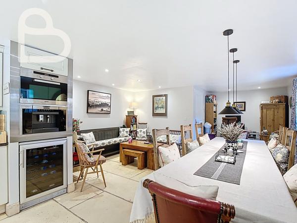 Puy-l'Évêque (46700) Une Maison Alliant Élégance et Raffinement