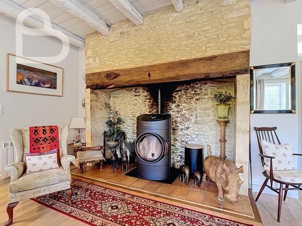 Puy-l'Évêque (46700) Une Maison Alliant Élégance et Raffinement