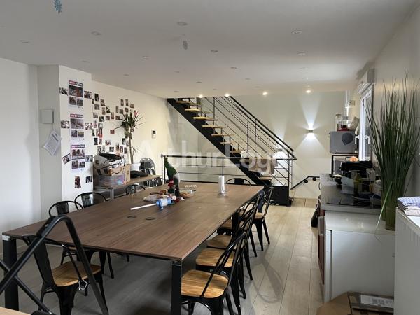 Immeuble de bureaux à louer à Liévin avec stockage et parking privatif