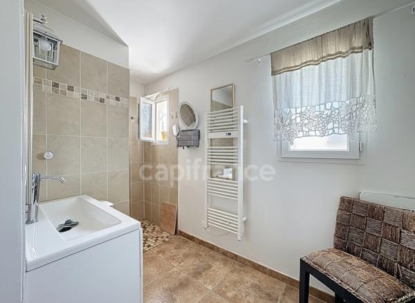 Maison de 100 m² avec garage et jardin – Quartier calme à Beauvoisin