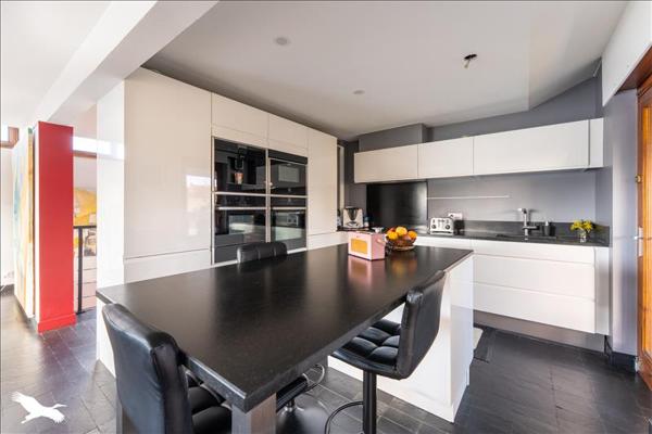 Maison à vendre |  Pessac |  6 pièces | 202 m²