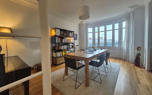 Appartement à louer    3 pièces • 103 m2 Saint-Germain-en-Laye