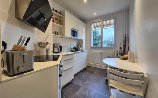 Appartement à louer    3 pièces • 103 m2 Saint-Germain-en-Laye