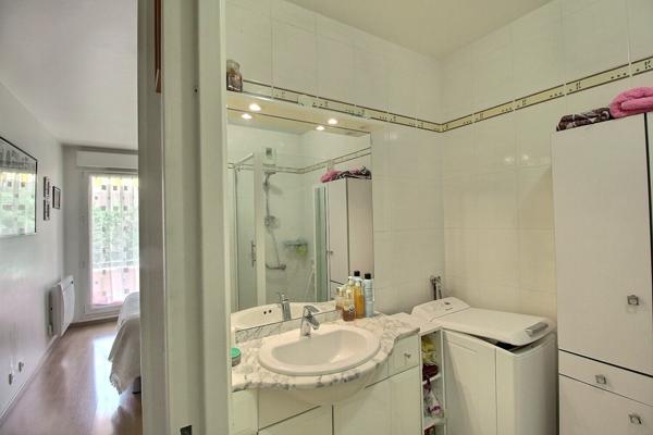 Appartement Massy 5 pièce(s) 98,95 m2 avec balcon de 11.35 m² deux emplacements pour véhicules dont un box