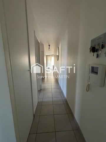Appartement T4 de 2014, 76m2, ascenseur, balcon et parking sécurisé