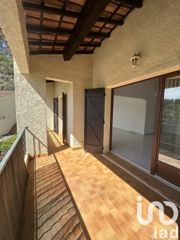 Appartement 4 pièces de 80 m² à Carqueiranne (83320)