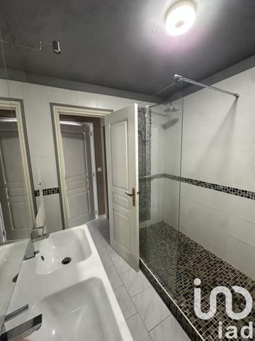 Appartement 4 pièces de 80 m² à Carqueiranne (83320)