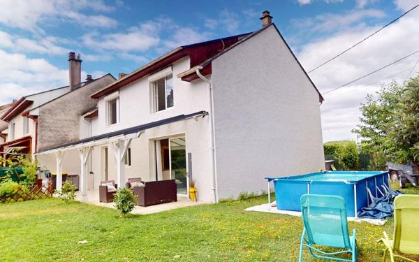 Maison à vendre    5 pièces • 130 m2 Massieux