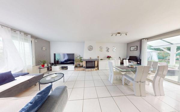 Maison à vendre    5 pièces • 130 m2 Massieux