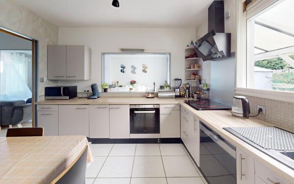 Maison à vendre    5 pièces • 130 m2 Massieux