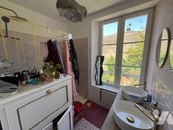 ORBEC RARE A LA VENTE JOLIE MAISON DE CENTRE VILLE AVEC JARDIN ET COMMERCES A PIED