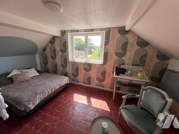 ORBEC RARE A LA VENTE JOLIE MAISON DE CENTRE VILLE AVEC JARDIN ET COMMERCES A PIED