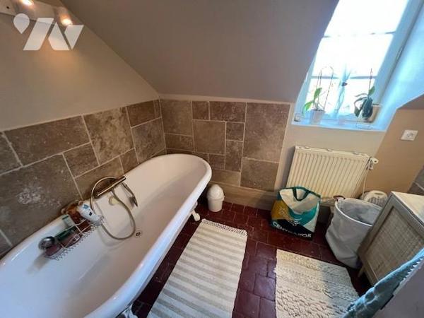 ORBEC RARE A LA VENTE JOLIE MAISON DE CENTRE VILLE AVEC JARDIN ET COMMERCES A PIED