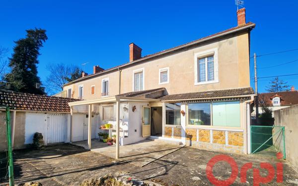Maison à vendre    5 pièces •  Saint-Amand-Montrond