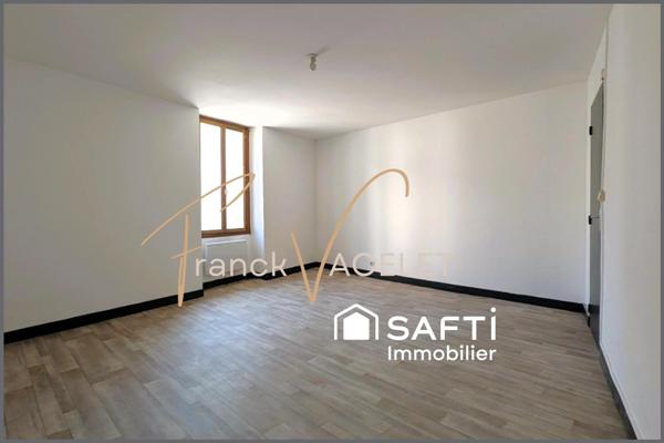 Maison en pierre rénovée avec terrasse au cœur de ville