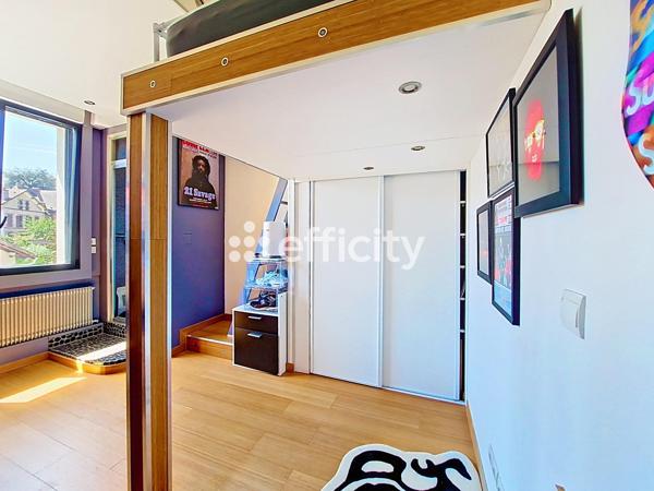 Maison
         5 pièces
        - 120 m² Bien prestige 799 000 € *