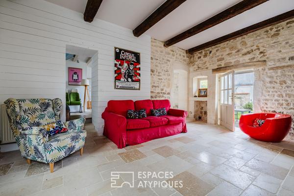 L’âme de la vieille pierre pour cette demeure rénovée à l’abri des regards