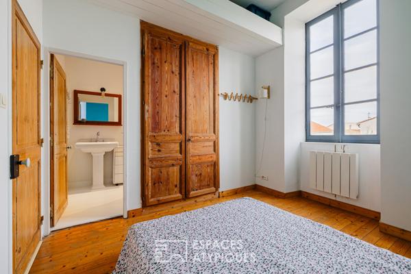 L’âme de la vieille pierre pour cette demeure rénovée à l’abri des regards