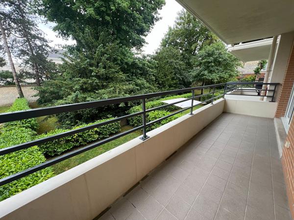 Appartement à vendre sur la commune de L'Isle Adam - 2 pièces avec balcon
