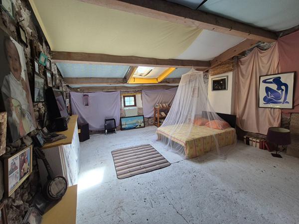 La Crau ? Maison de ville en pierres avec jardin intime et grand garage