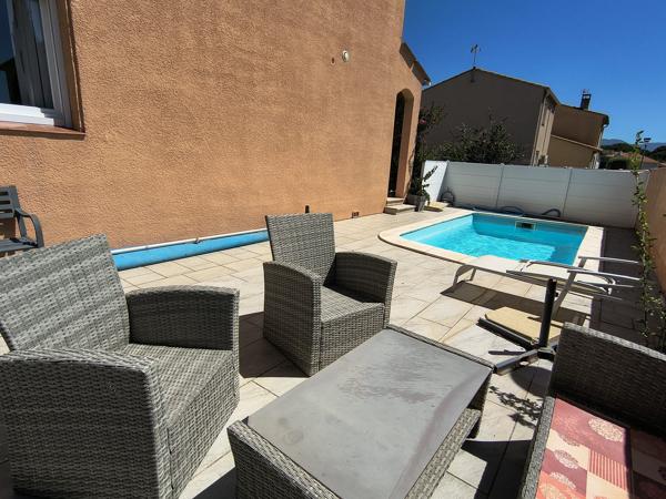 À vendre - Villa, 5 pièces située à Saint-Cyprien (66750)