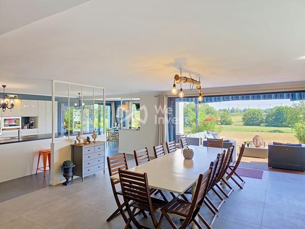 Villa 388 m², 2,3 hectares de terrain avec un panorama qui ne connaît aucune limite.