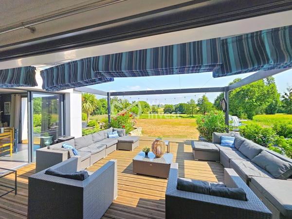 Villa 388 m², 2,3 hectares de terrain avec un panorama qui ne connaît aucune limite.