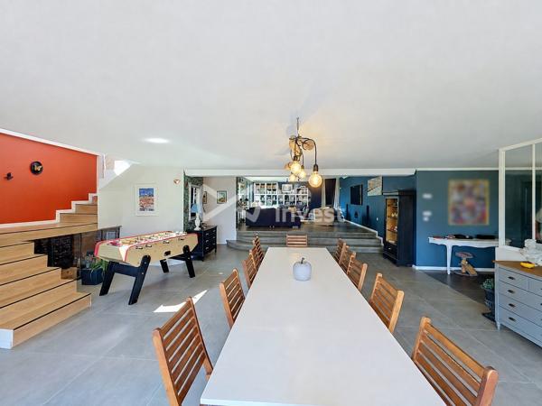 Villa 388 m², 2,3 hectares de terrain avec un panorama qui ne connaît aucune limite.