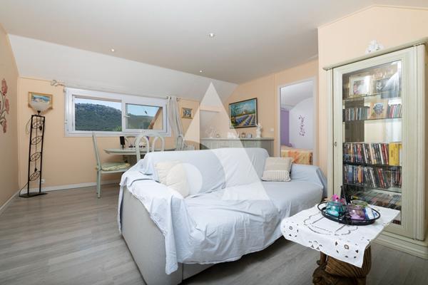 Maison 4 pièces 194 m2