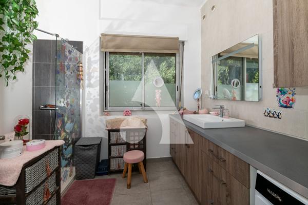 Maison 4 pièces 194 m2