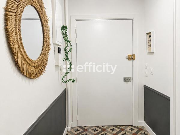 Appartement
         1 pièce
        - 29 m² 70 000 € *