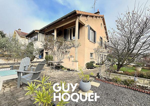 Maison de Caractère 3 Chs + Bureau, Salle de Jeux, Dépendances et Terrain de 735 m² - 71000 FLACE LES MACON