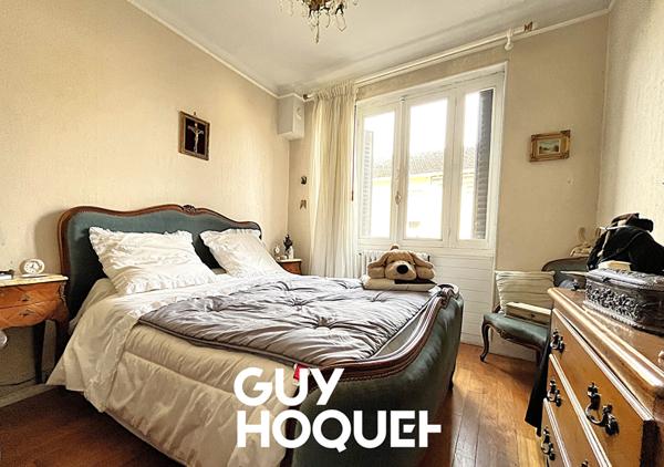 Maison de Caractère 3 Chs + Bureau, Salle de Jeux, Dépendances et Terrain de 735 m² - 71000 FLACE LES MACON