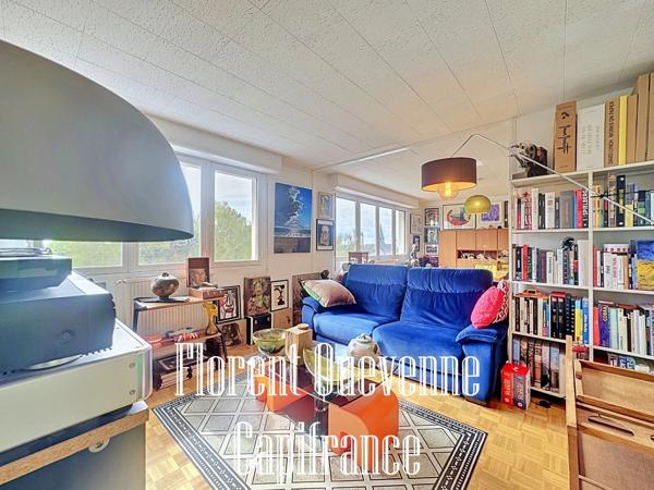Appartement au dernier étage – garage - Cadre verdoyant, calme et proche des commodités