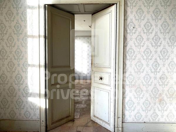 BOULOC - IMMEUBLE  15 pièce(s) 548 m2