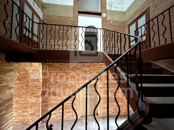 BOULOC - IMMEUBLE  15 pièce(s) 548 m2