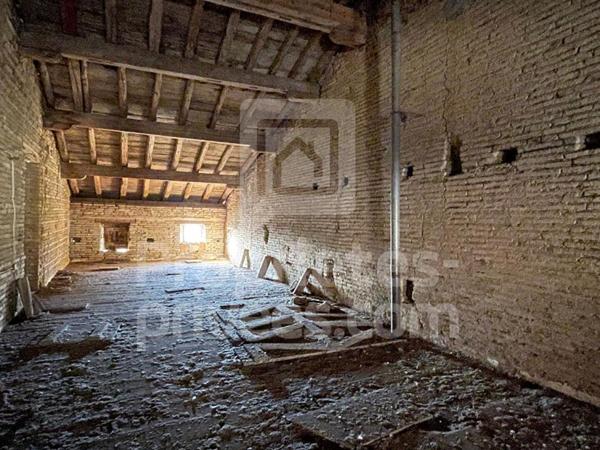 BOULOC - IMMEUBLE  15 pièce(s) 548 m2