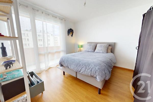 Appartement F4 à vendre  5 pièces - 76,09 m 2   ST QUENTIN  - 02