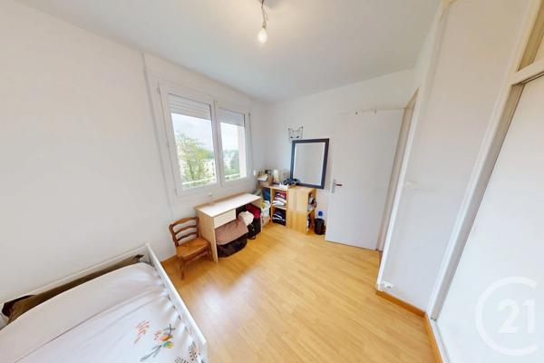 Appartement F4 à vendre  5 pièces - 76,09 m 2   ST QUENTIN  - 02