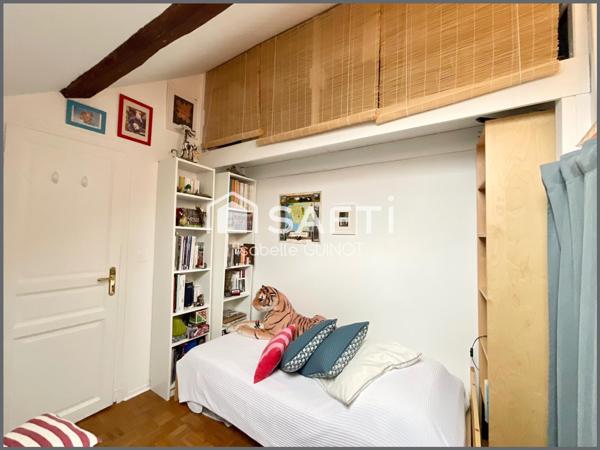 3 chambres, sous les toits au coeur de Maule