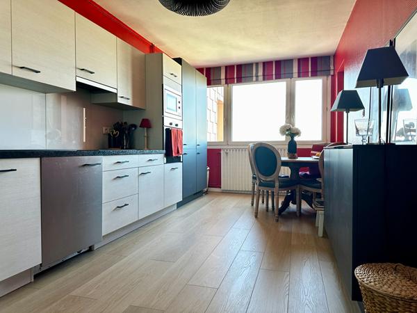 EPINAL - APPARTEMENT 110 m2 - 2 PARKINGS - 1 CAVE