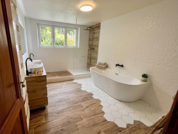 Maison Familiale de 230 s² sur 1 190 M² de terrain