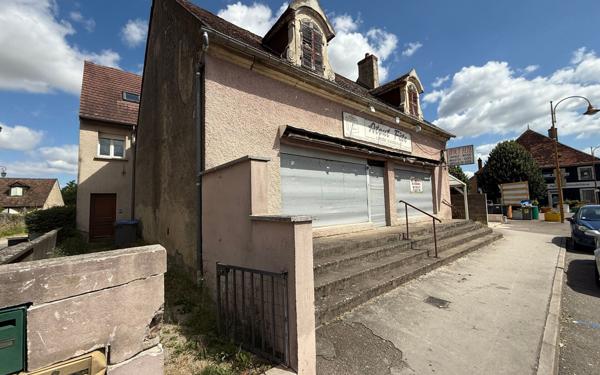 Immeuble à vendre    4 pièces • 480 m2 Genlis