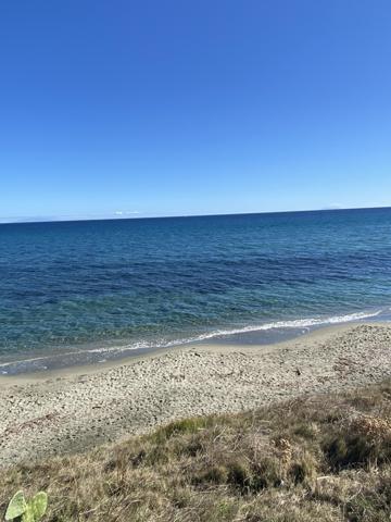 Cervione (20221) CERVIONE :A 100 m de la plage appartement en duplex d'environ 63 m2 dans une résidence avec piscine