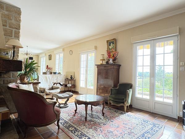 Maison
         6 pièces
        - 140 m² 335 000 € *