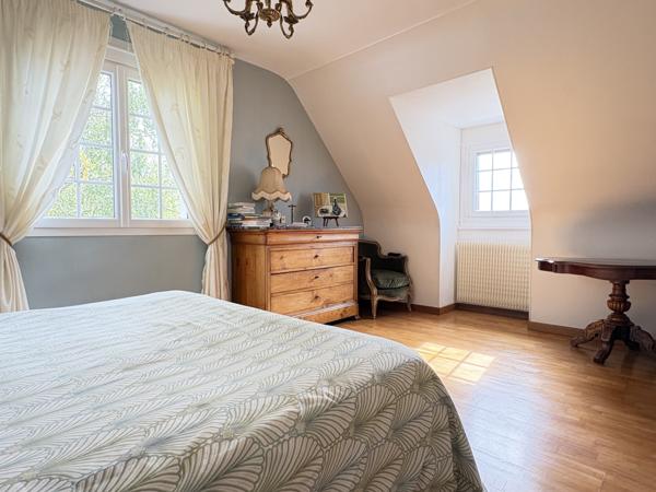 Maison
         6 pièces
        - 140 m² 335 000 € *