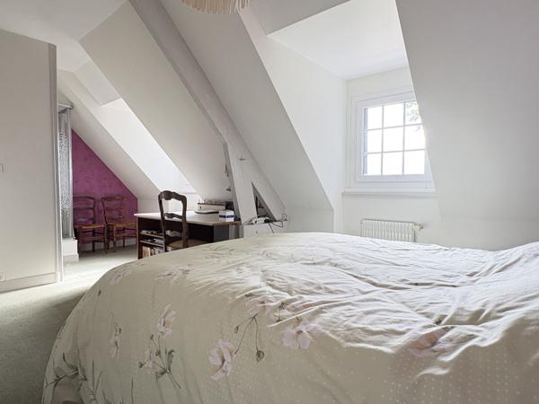 Maison
         6 pièces
        - 140 m² 335 000 € *