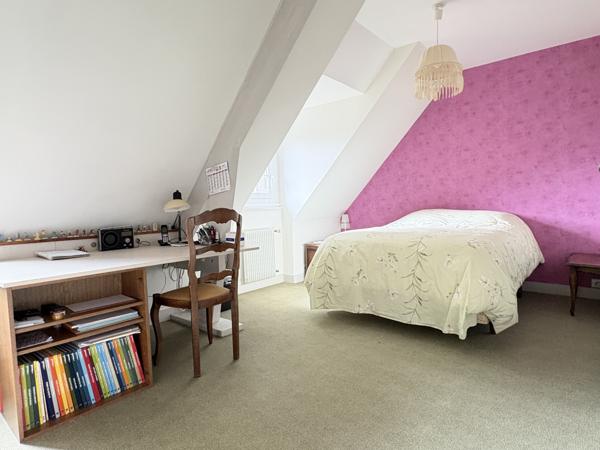 Maison
         6 pièces
        - 140 m² 335 000 € *