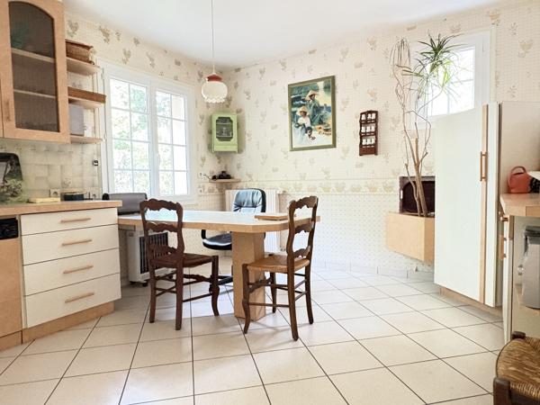 Maison
         6 pièces
        - 140 m² 335 000 € *